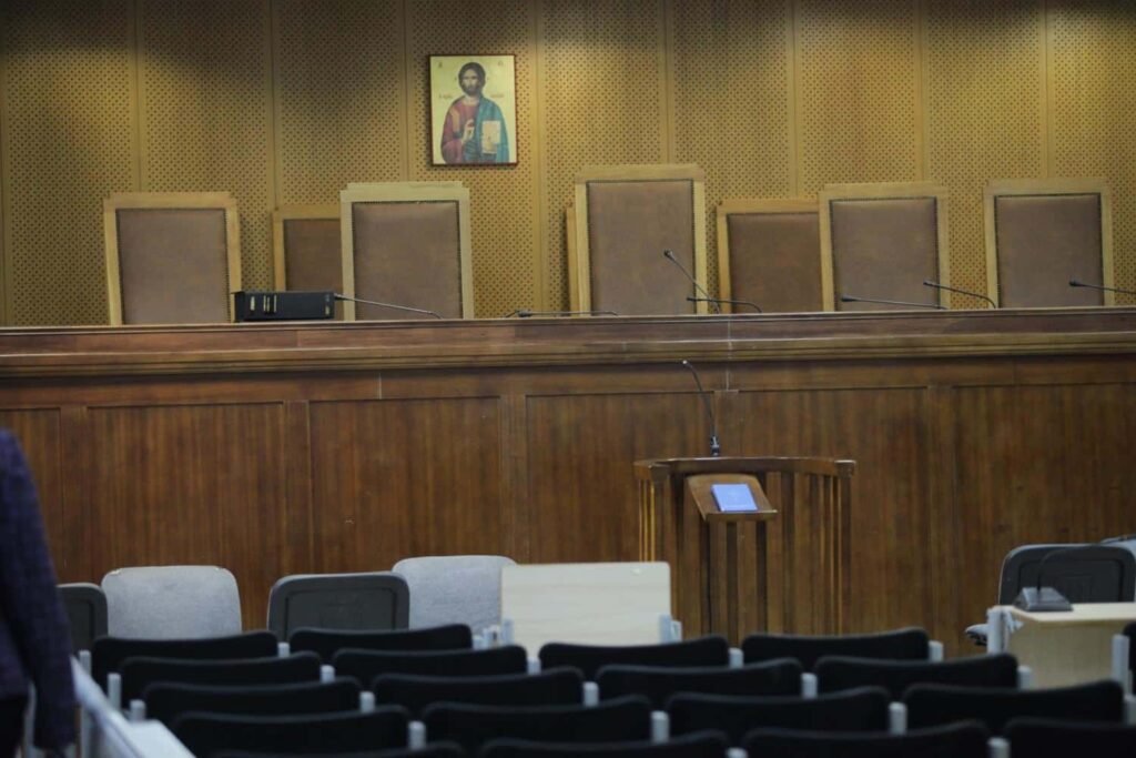 Δικαίωση για αστυνομικούς της Λαμίας: Δύο φορές ένοχοι οι καταγγέλλοντες Ρομά για ψευδή καταμήνυση