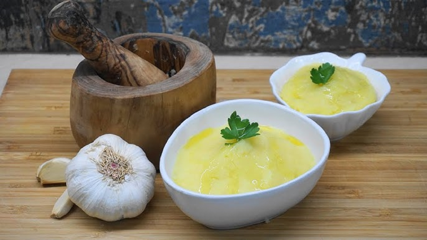 25η Μαρτίου: Το κόστος του τραπεζιού σε ταβέρνες και delivery – Πόσο θα πληρώσει μια οικογένεια φέτος