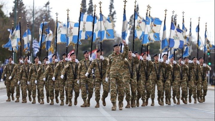 Εντυπωσιακή Στρατιωτική Παρέλαση στην Αθήνα για την 25η Μαρτίου: Γιορτή Εθνικής Υπερηφάνειας και Νέων Τεχνολογιών
