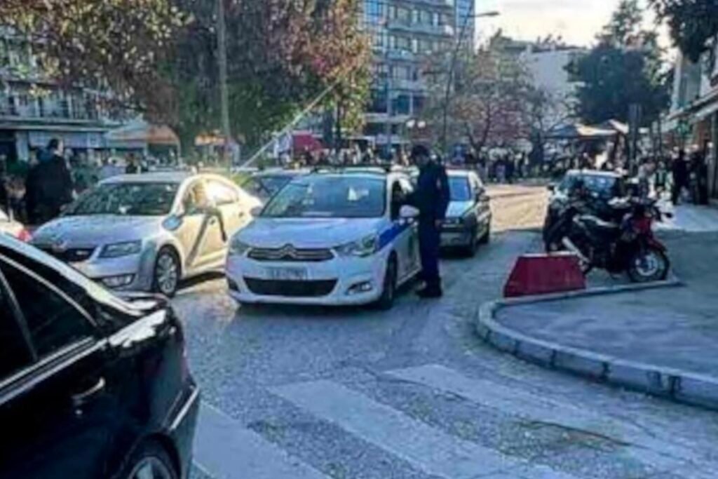 Τρίκαλα: Εντατικοί Έλεγχοι Αλκοόλ από την Τροχαία, Ακόμα και σε Αστυνομικό Περιπολικό (Εικόνα)