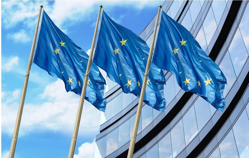 Προσοχή από την Ευρωπαϊκή Επιτροπή: Ένα στα τρία online καταστήματα παραπλανά τους καταναλωτές την περίοδο των Black Friday εκπτώσεων