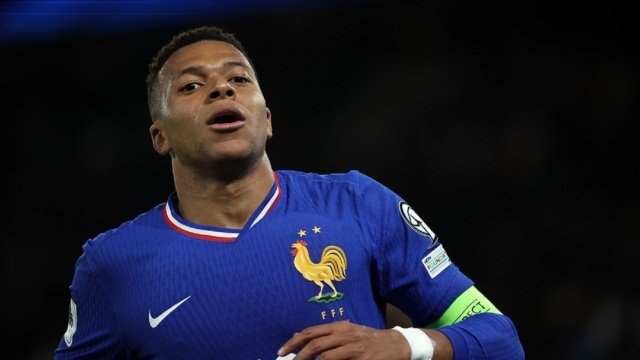 Κιλιάν Εμπαπέ: “Δεν φαντάζομαι Μουντιάλ χωρίς τον Νεϊμάρ” – Οι δηλώσεις του για Βινίσιους και Αντσελότι