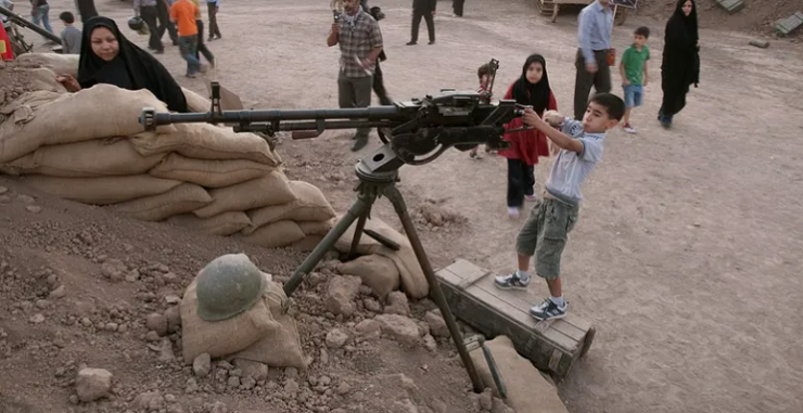 Ιράν: Άνοιγμα σε ανηλίκους για περιπολίες στις δρόμους της Τεχεράνης – Νέες ενισχύσεις στην «αντίσταση»