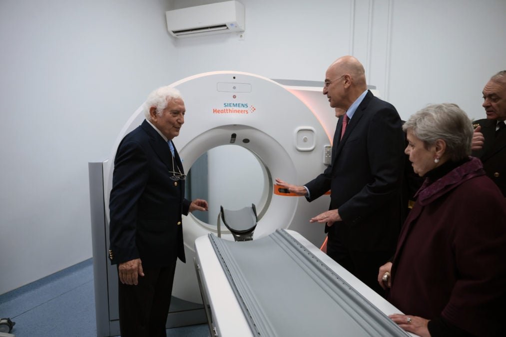 Δένδιας: Η επιβίωση απαιτεί ριζικές αλλαγές – Η σημασία των δωρεών στις Ένοπλες Δυνάμεις