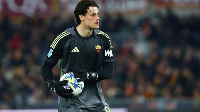 Μίλε Σβίλαρ: Ο εξαιρετικός τερματοφύλακας της Ρόμα αντιμετωπίζει γραφειοκρατικό αδιέξοδο και δικαστική διαμάχη με τη FIFA