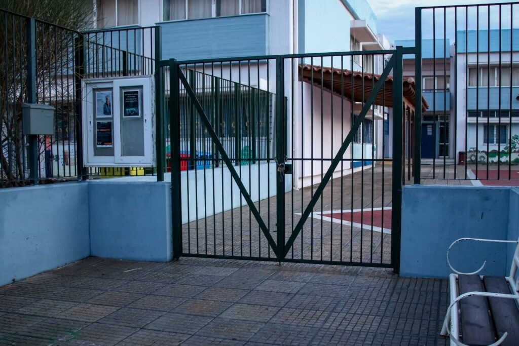 Στο Νέο Ηράκλειο, 14χρονος Μαθητής συνελήφθη για οπλοκατοχή εντός σχολικού χώρου