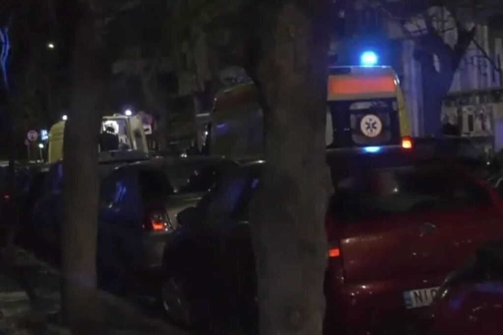 Σοβαρή συμπλοκή σε νυχτερινό κέντρο της Θεσσαλονίκης: Ένας τραυματίας, δύο προσαγωγές και εικόνες από το επεισόδιο