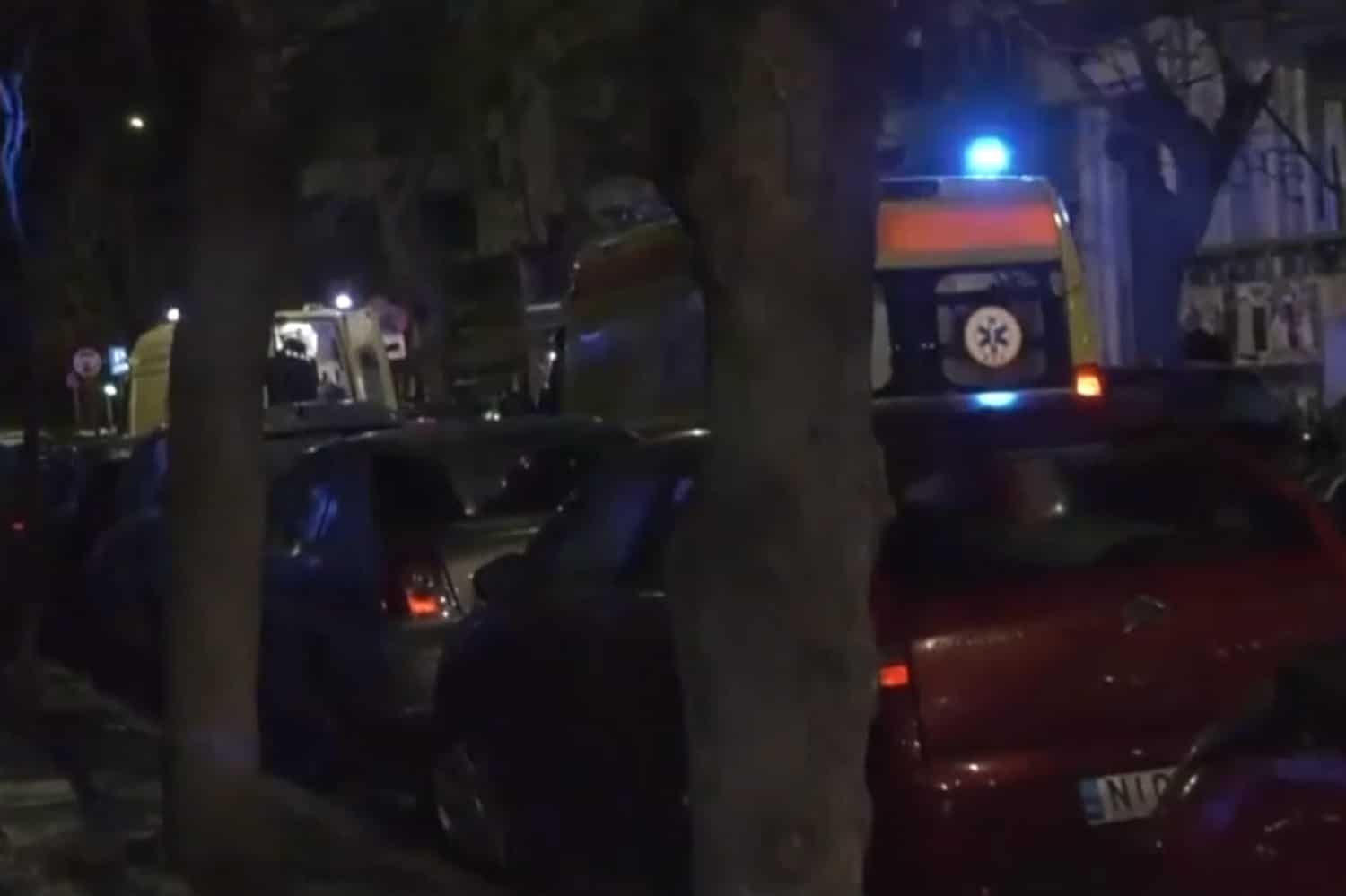 Σοβαρή συμπλοκή σε νυχτερινό κέντρο της Θεσσαλονίκης: Ένας τραυματίας, δύο προσαγωγές και εικόνες από το επεισόδιο