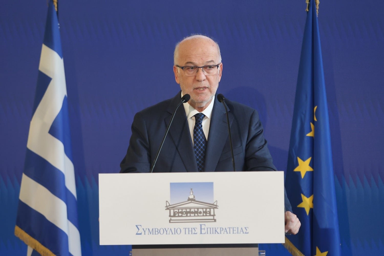 Φλωρίδης προς Καρυστιανού: «Οι δίκες δεν έχουν ειδικές θέσεις για αρχηγούς κομμάτων – Δεν αποκλείεται κανείς»