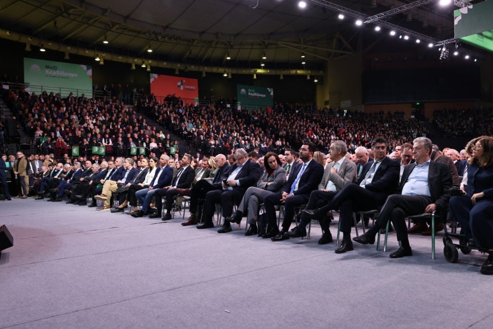 4ο Συνέδριο ΠΑΣΟΚ-Κινήματος Αλλαγής: Ζωντανή μετάδοση ομιλιών – Ηχηρά μηνύματα Ανδρουλάκη προς όλες τις κατευθύνσεις