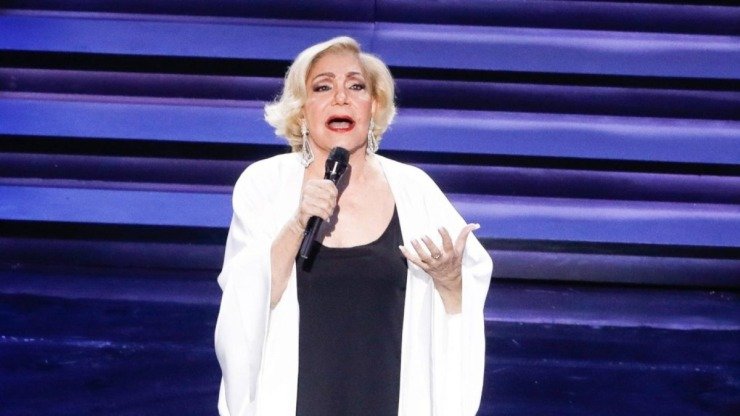 Αποχαιρετισμός στη Μαρινέλλα: Η εμβληματική φωνή του ελληνικού τραγουδιού σβήνει στα 86 της χρόνια