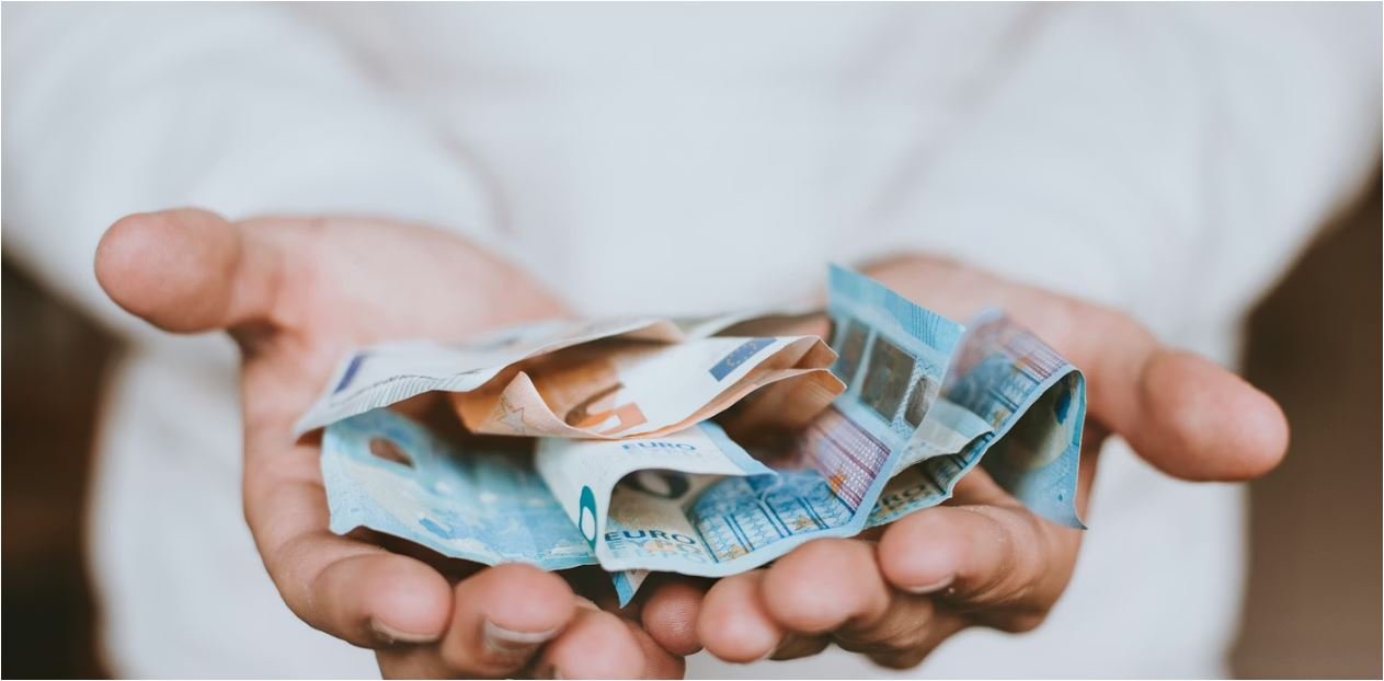 ΕΦΚΑ: Αναδρομικά για Εργαζόμενους Συνταξιούχους – Πληρωμές έως 17.400€