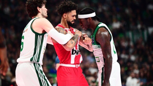 Παναθηναϊκός AKTOR – Ολυμπιακός: Ένα Θυελλώδες Ντέρμπι Αν και Βαθμολογικά Αδιάφορο, με “Καταιγίδα” Καταγγελιών από τους Δύο “Αιώνιους”