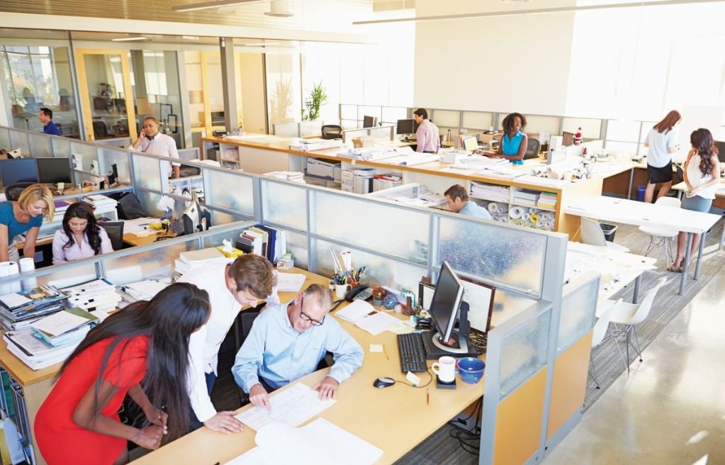 Επιθεώρηση Εργασίας: Αποκαλύψεις από την Ετήσια Έκθεση για τη Βία και την Παρενόχληση στους Εργασιακούς Χώρους: Ανάλυση ανά Κλάδο