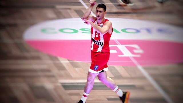 Γιαννούλης Λαρεντζάκης: Ο «σκληρός» ψυχικά παίκτης του Ολυμπιακού που λάμπει όταν χρειάζεται