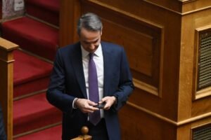 Η Ελλάδα ζητά την αποφυγή περαιτέρω κλιμάκωσης στο Ιράν, με την ασφάλεια των πολιτών ως κορυφαία προτεραιότητα