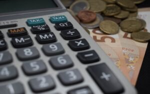 Η Σημαντική Συμβολή του Κλάδου Αποσταγμάτων στην Ελληνική Οικονομία: Έσοδα, Απασχόληση και Προοπτικές Σύμφωνα με Μελέτη του ΙΟΒΕ