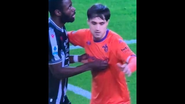 Ιταλία: Το Απρόοπτο Παιχνίδι του Κίναν Ντέιβις και η Σίγουρη Νίκη της Ουντινέζε επί της Φιορεντίνα (Βίντεο)