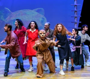 Ολοκληρώνονται οι παραστάσεις του «Καπλάνι της Βιτρίνας» στο Ίδρυμα Μιχάλης Κακογιάννης: Τελευταίες ευκαιρίες για ένα πολυβραβευμένο έργο