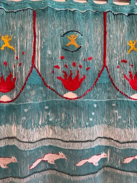 «Ιστορίες από Χνούδι»: Μια Εικαστική Έκθεση Υφαντικής στο Μουσείο «Αγγελική Χατζημιχάλη»