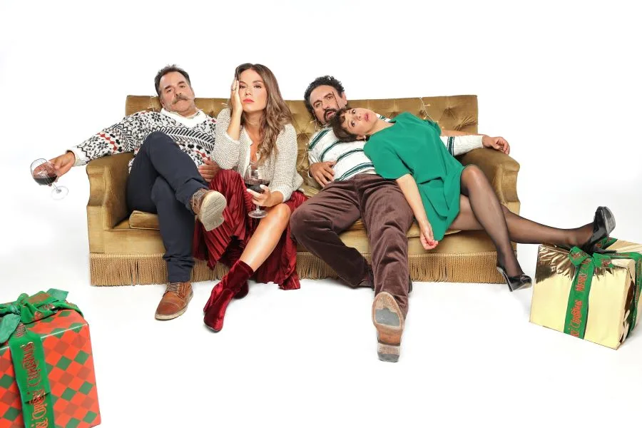 Η εκρηκτική κωμωδία «Λαπωνία» επιστρέφει για περιορισμένες παραστάσεις στο Θέατρο Κάτια Δανδουλάκη