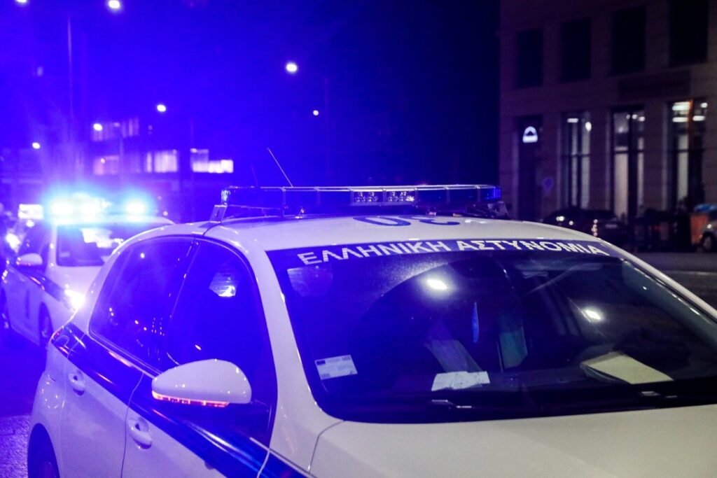 Στα Τρίκαλα συνελήφθη 40χρονος άνδρας για σοβαρά αδικήματα ενδοοικογενειακής βίας και άλλες παραβάσεις