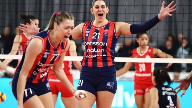 Συναρπαστική ανατροπή: Ο Πανιώνιος νικά τον Ολυμπιακό με 1-3 και προκρίνεται στον τελικό του Κυπέλλου Ελλάδας!