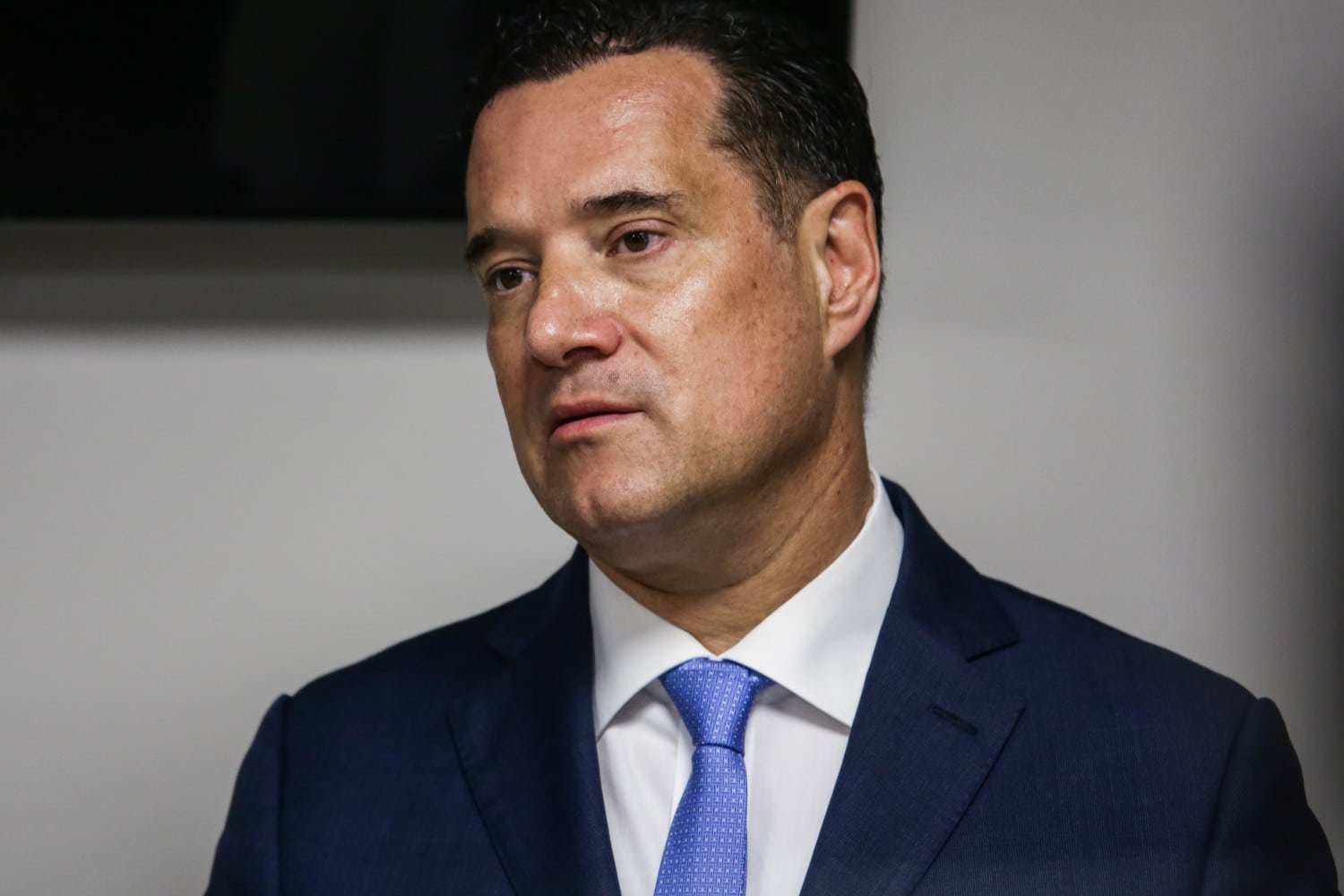 Ο Άδωνις Γεωργιάδης στρέφεται στη Δικαιοσύνη κατά του Λάκη Λαζόπουλου για “χυδαία επίθεση, ύβρεις και συκοφαντίες”