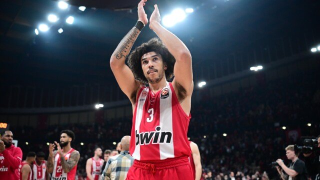 Ολυμπιακός: Η Euroleague στα χέρια του μετά τη νίκη επί του Παναθηναϊκού AKTOR – Οι φίλαθλοι ζητούν το ευρωπαϊκό τρόπαιο