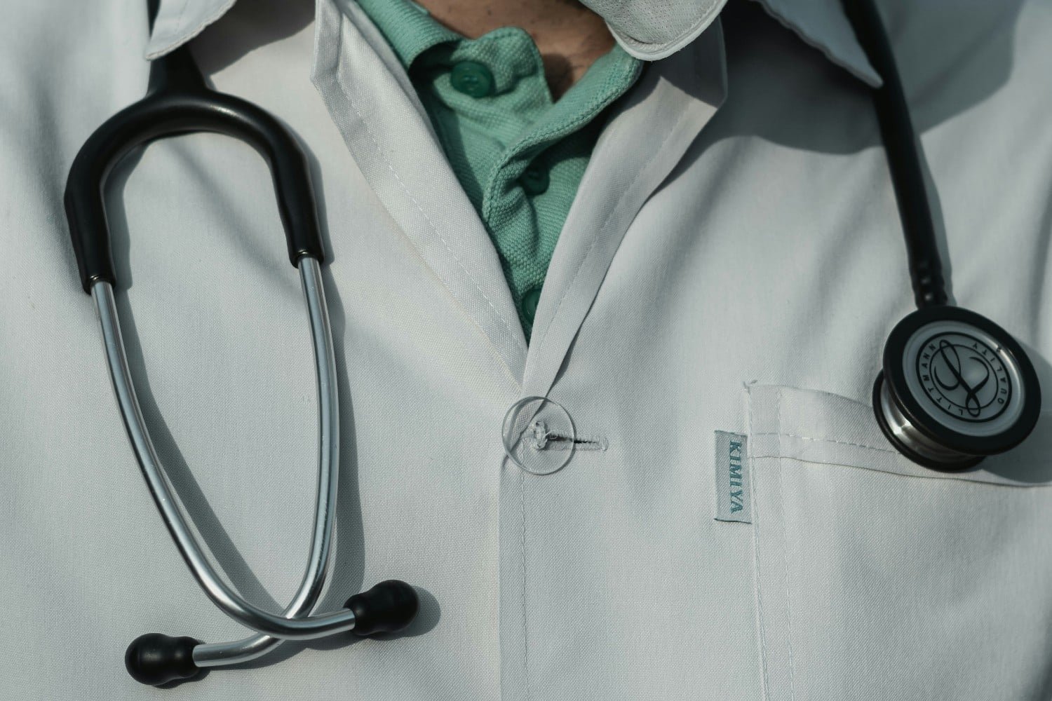 Αχαΐα: Στον Ανακριτή Πατρών την Δευτέρα ο συνταξιούχος μαιευτήρας για πορνογραφία ανηλίκων