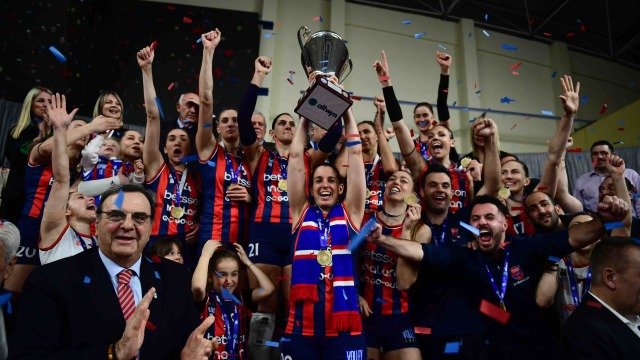 Πανιώνιος Betsson: Ιστορική κατάκτηση του Κυπέλλου Ελλάδας επικρατώντας του Α.Ο. Θήρας με 3-1