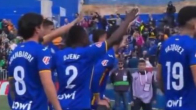 Σοβαρά επεισόδια και προσωρινή διακοπή στον αγώνα Χετάφε – Μπέτις: Άγριο ξύλο στις κερκίδες μεταξύ οπαδών και αστυνομίας (Βίντεο)