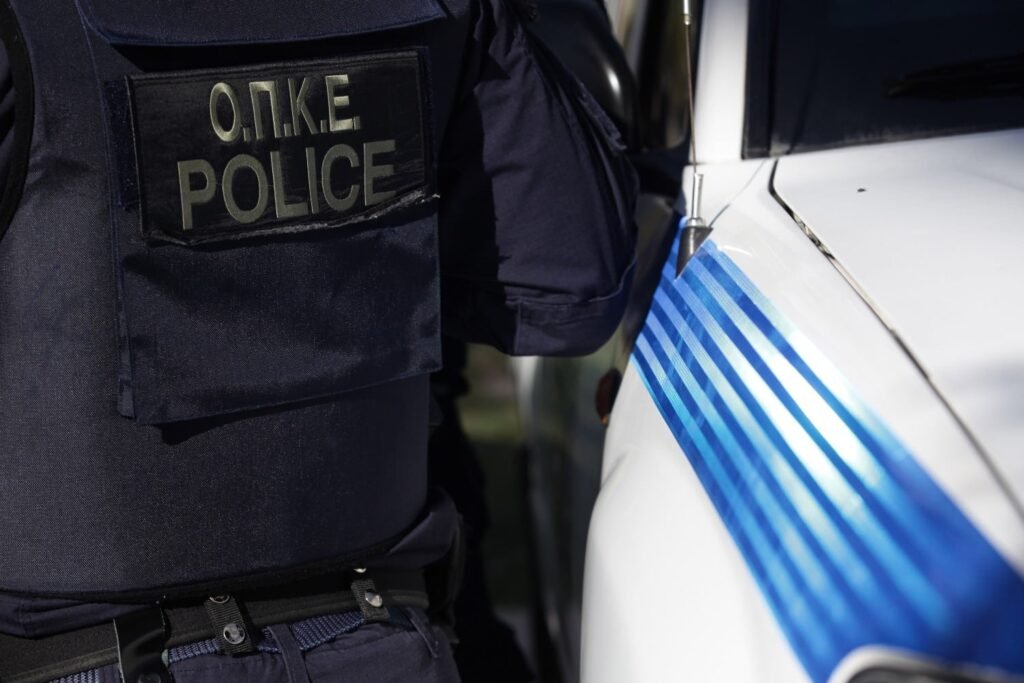 Επεισόδια στη Θεσσαλονίκη: Άγρια σύγκρουση οπαδών και ποδοσφαιριστών σε αγώνα, επενέβη η ΟΠΚΕ