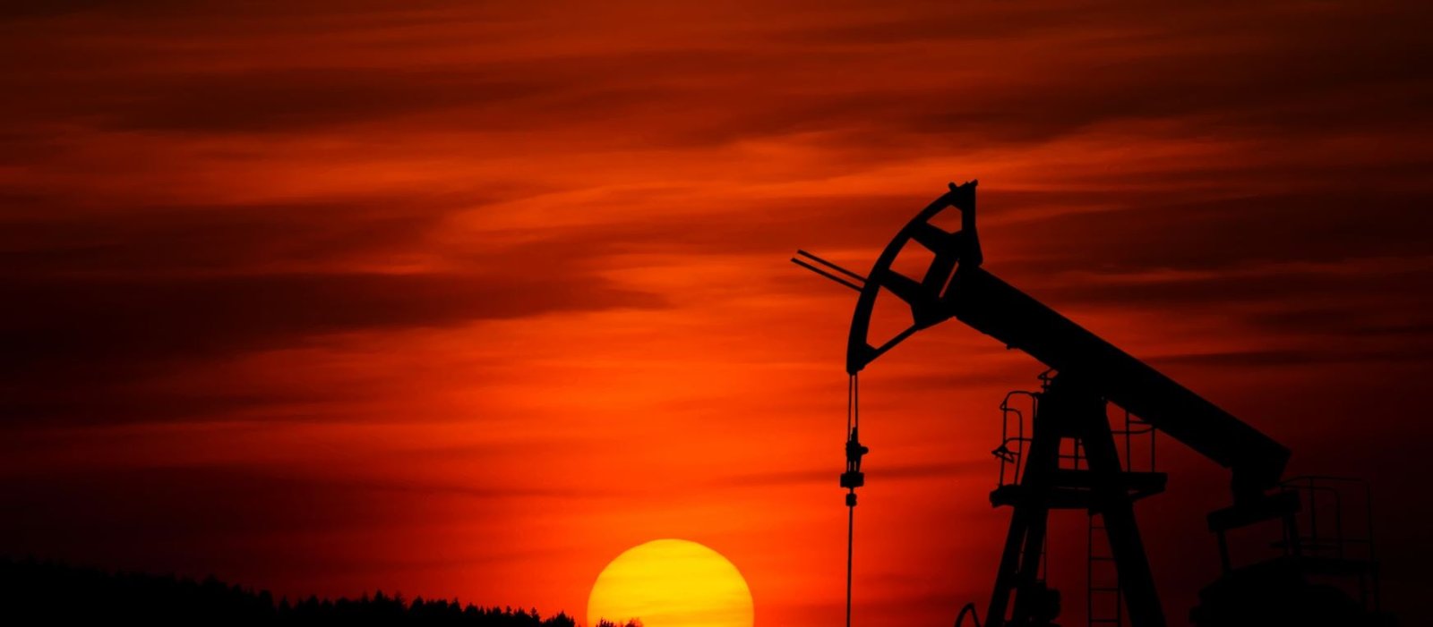 Μέση Ανατολή: Οι 3 κρίσιμες εβδομάδες για την ελληνική οικονομία – Fuel pass, επιδοτήσεις ρεύματος και πλαφόν στα κέρδη υπό εξέταση