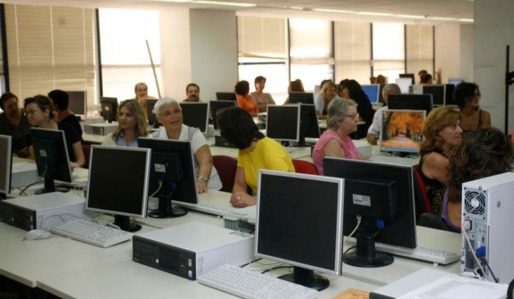 Ενίσχυση Ψηφιακών Δεξιοτήτων Δημοσίων Υπαλλήλων: Νέο Μνημόνιο Συνεργασίας Υπουργείων και Microsoft για το 2026