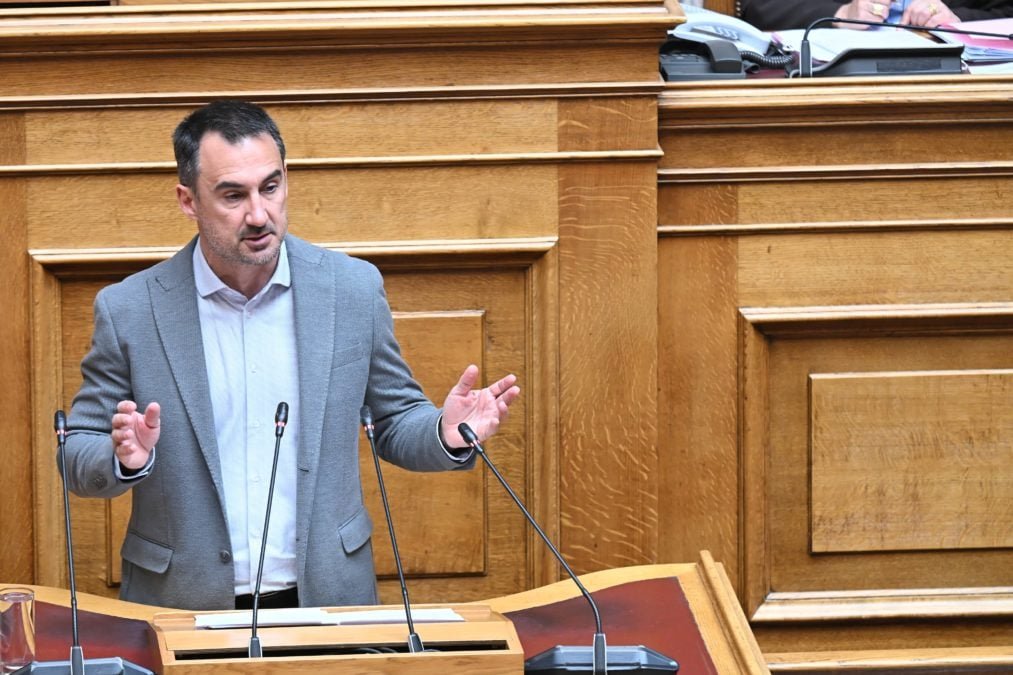 Χαρίτσης στη Βουλή: Η δικογραφία «μυρίζει» γαλάζια διαφθορά και διαπλοκή – Στήσατε Εξεταστική για συγκάλυψη