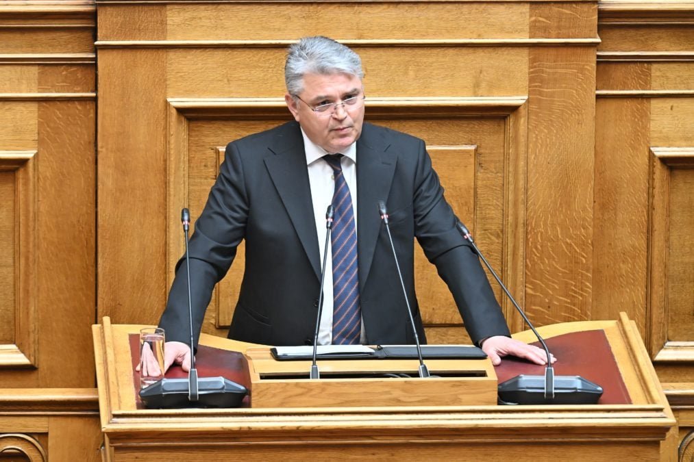 Δημήτρης Νατσιός στη Βουλή: «Το σκάνδαλο του ΟΠΕΚΕΠΕ προκάλεσε στη χώρα τεράστια και ανεπανόρθωτη οικονομική ζημιά», τονίζοντας παράλληλα την ανάγκη για βαθιά διερεύνηση της υπόθεσης και αναμόρφωση της Δικαιοσύνης