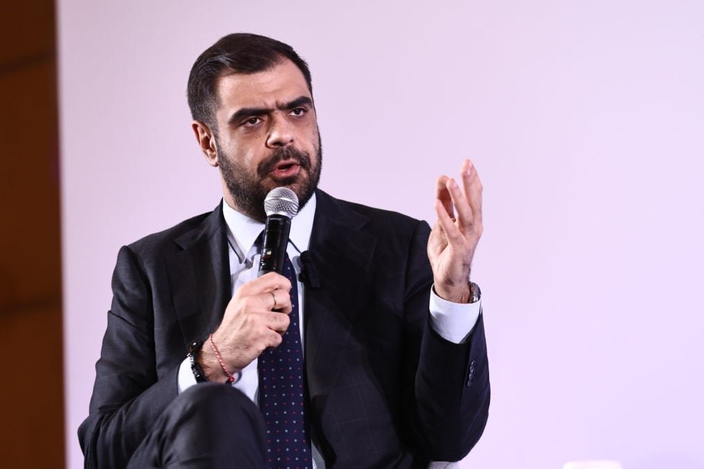 Athens Alitheia Forum: Ο Παύλος Μαρινάκης ανοίγει τη συζήτηση για την κατάργηση της ανωνυμίας στο διαδίκτυο