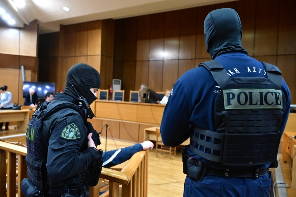 Δίκη Χρυσής Αυγής: Η Ελένη Ζαρούλια οδηγείται στη φυλακή για να εκτίσει την ποινή της