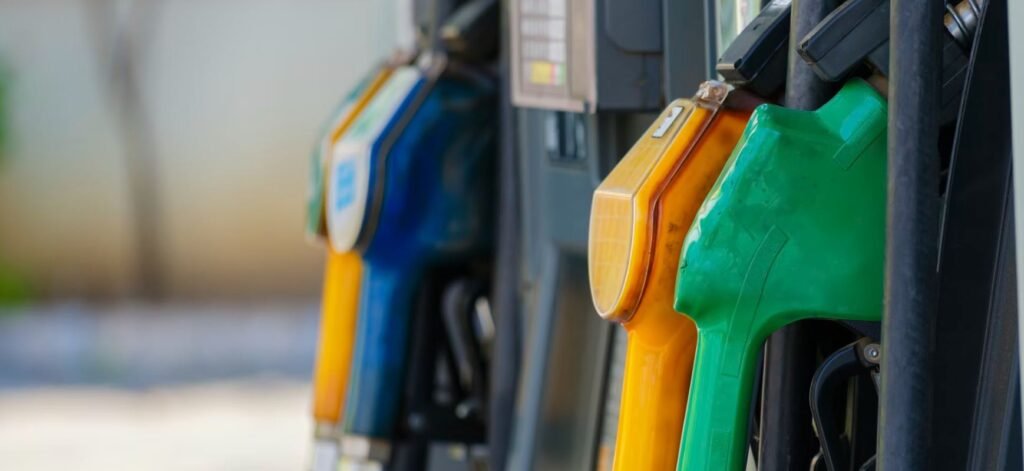 ΦΕΚ: Επείγουσες Ρυθμίσεις για Πλαφόν σε Καύσιμα και Βασικά Είδη Σούπερ Μάρκετ για την Ανάγκες της Αγοράς