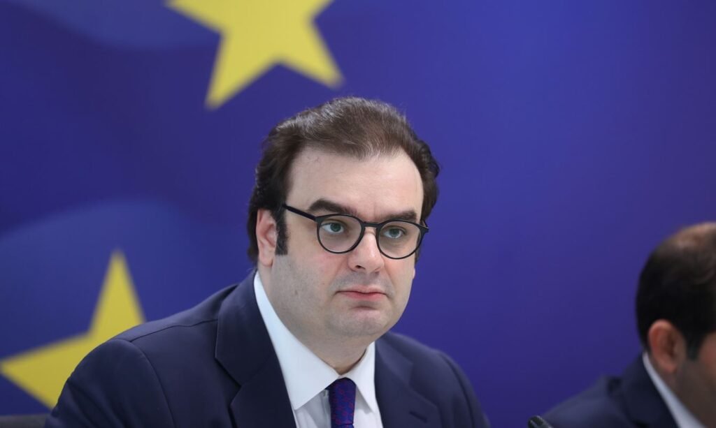 Κυριάκος Πιερρακάκης: Η ανταγωνιστικότητα στην ευρωζώνη απαιτεί ισχυρές επενδύσεις στο ανθρώπινο κεφάλαιο – Συνάντηση με την Ευρωπαία Επίτροπο Ροξάνα Μινζάτου