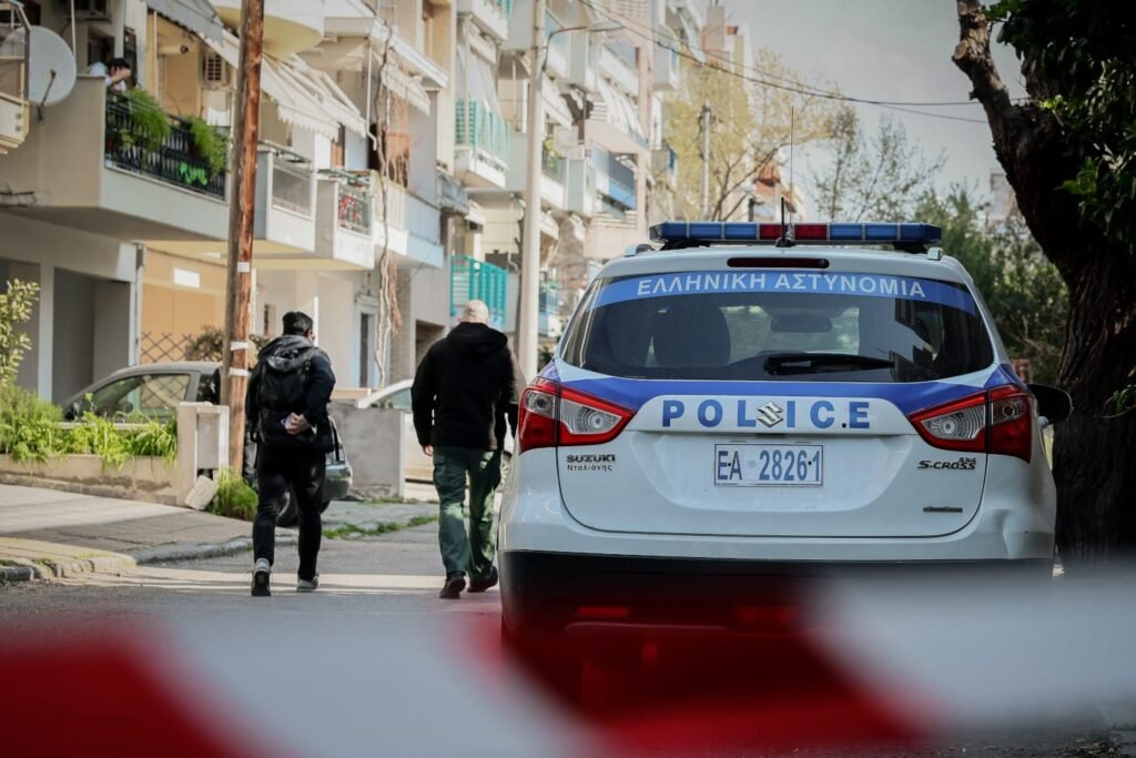 Θεσσαλονίκη: «Μαχαίρωνα όποιον έβρισκα, καθώς με χτυπούσαν στο έδαφος» – Η εκδοχή του 23χρονου για τη δολοφονία του 20χρονου