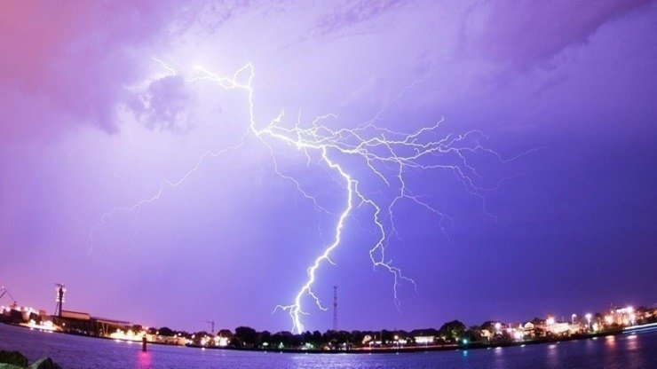 Κακοκαιρία: 133 Κλήσεις στην Πυροσβεστική της Αττικής & Το Ρεκόρ Βροχής στην Καρδίτσα