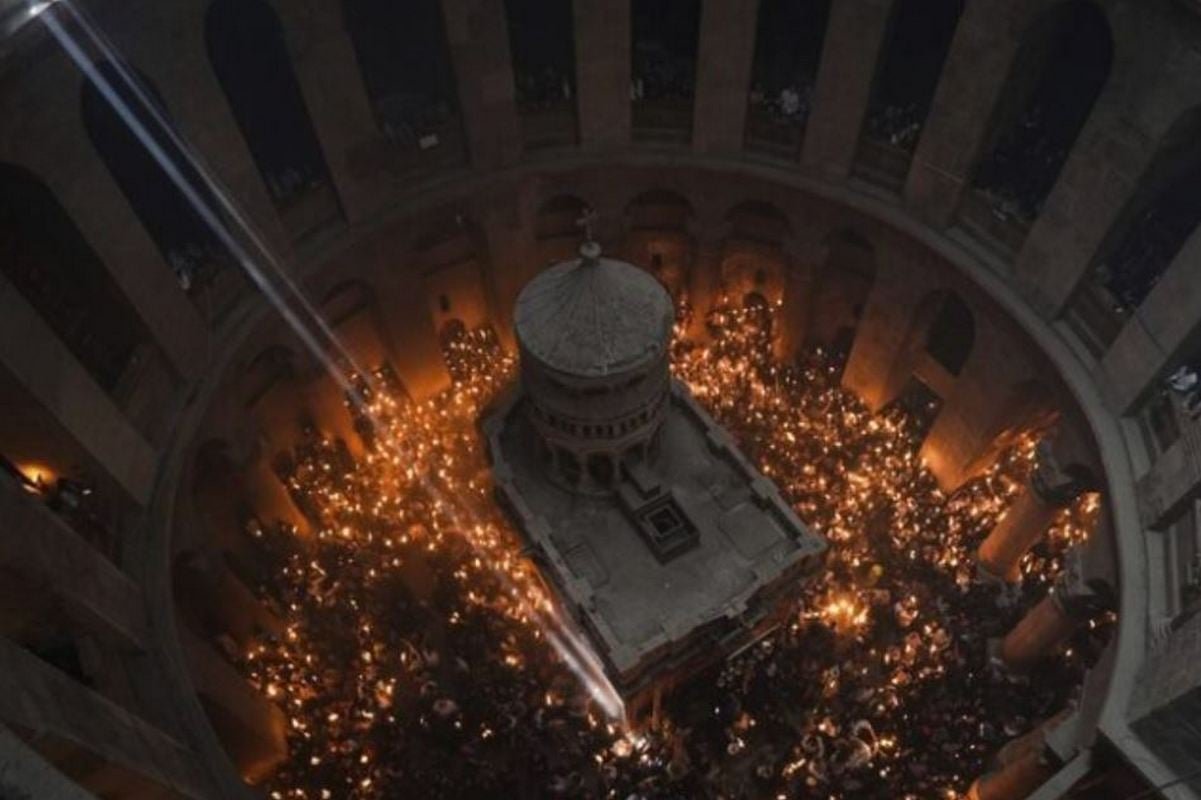 Ανταπόκριση από το Ισραήλ: Οριστικοποιήθηκε το Σχέδιο για την Τελετή Αφής του Αγίου Φωτός εν μέσω Πυραυλικών Επιθέσεων