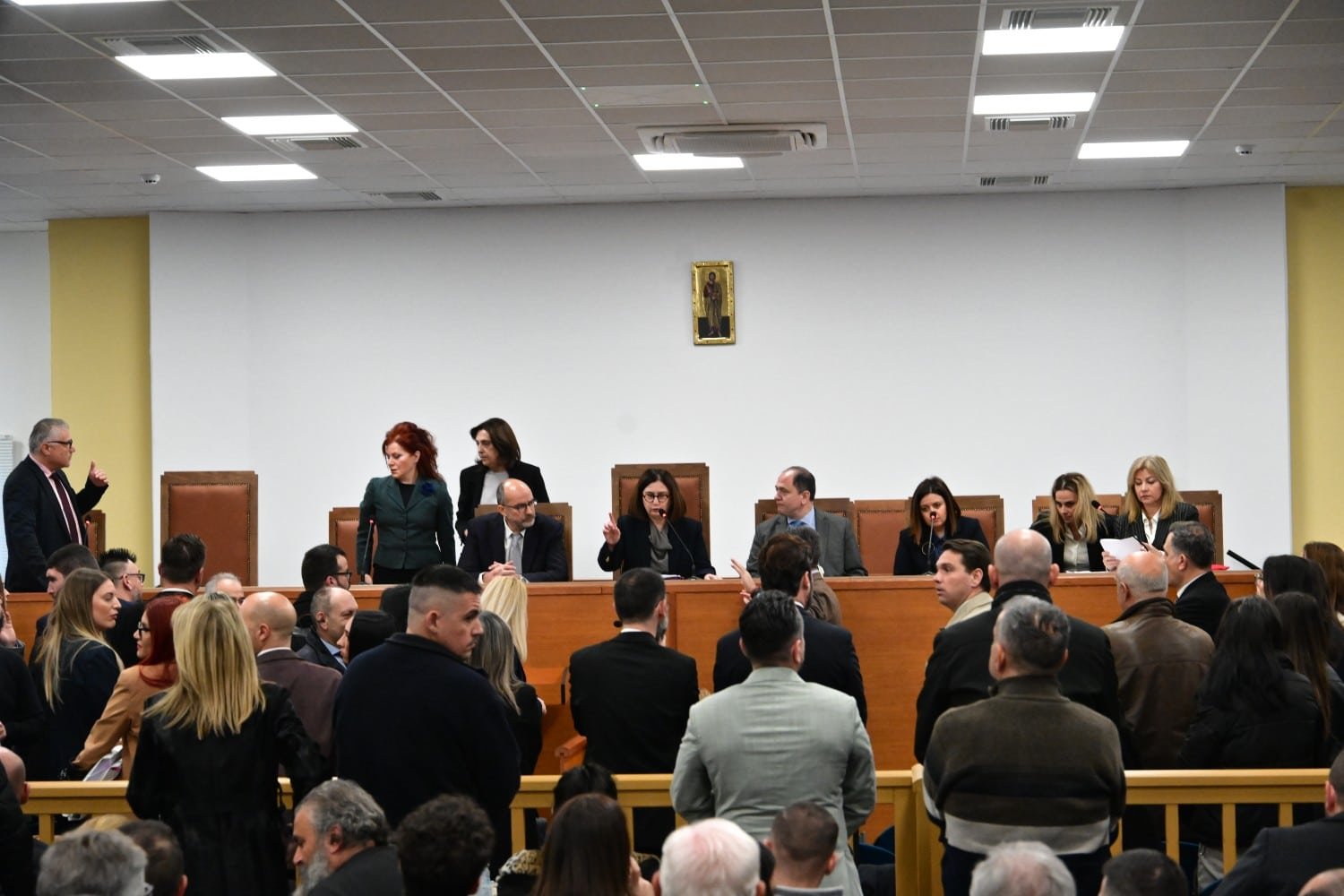 Δίκη Τεμπών: Η πρόεδρος του Μονομελούς διέψευσε κάθε ισχυρισμό για πιέσεις, αναφερόμενη και στα βίντεο της εμπορικής αμαξοστοιχίας