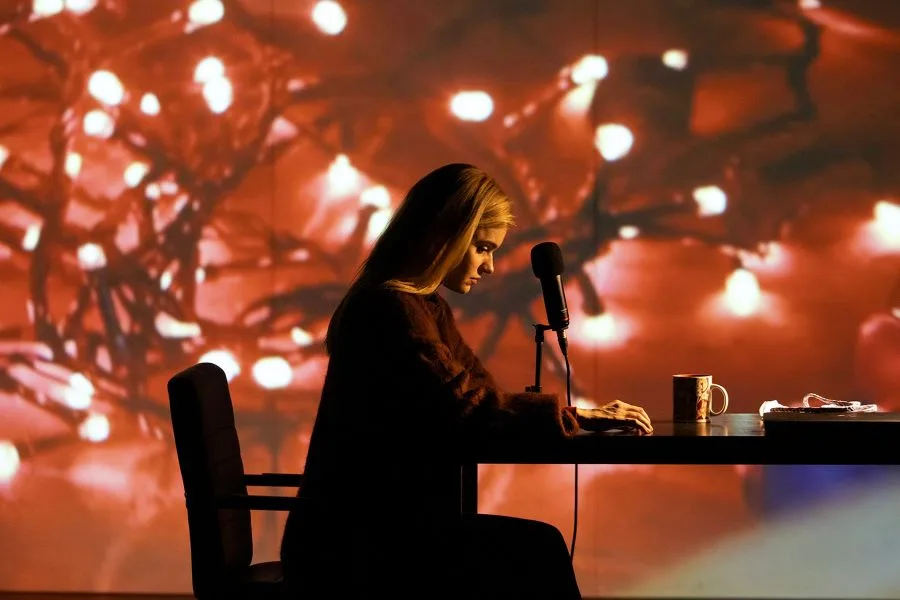 «Girls & Boys»: Νατάσα Εξηνταβελώνη για δεύτερη σεζόν στο Θέατρο Αλάμπρα με τον πολυβραβευμένο μονόλογο