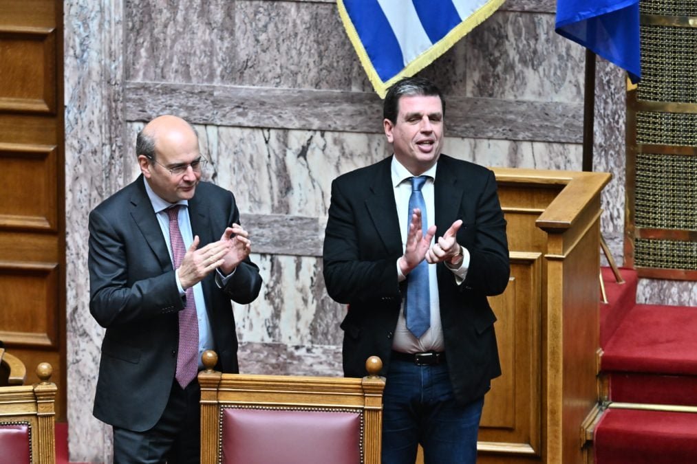 Βουλή: Ολοκληρώθηκε η ψηφοφορία για το νομοσχέδιο αναμόρφωσης της δημόσιας διοίκησης, παρά τις εντάσεις