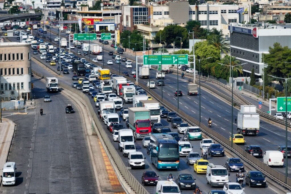 Έξυπνες Κάμερες σε Λειτουργία στους Δρόμους της Αττικής: Ξεκινούν τα Πρόστιμα για Παραβάσεις