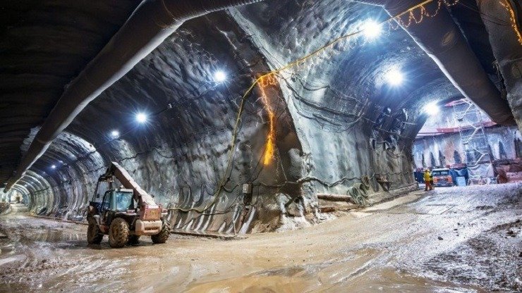 Ο Μετροπόντικας “Νίκη” Στο Δρόμο Για τον Σταθμό Δικαστήρια, Έχοντας Ήδη Διανύσει την Κυψέλη