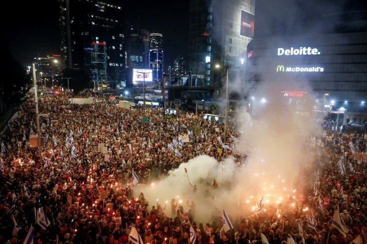 Τελ Αβίβ: Μαζική Αντιπολεμική Συγκέντρωση Ζητά Τερματισμό των Στρατιωτικών Επιχειρήσεων